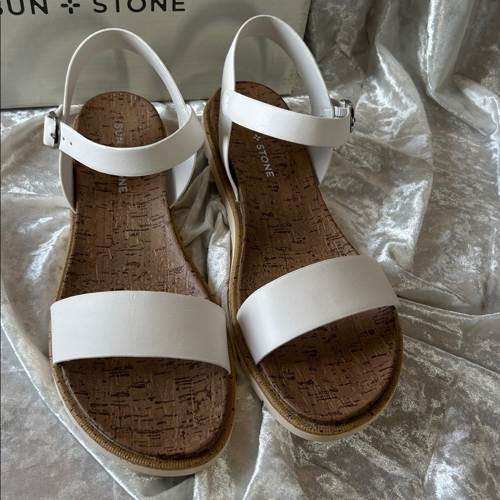 NWT SUN & STONE OFF WHITE SANDALS 10